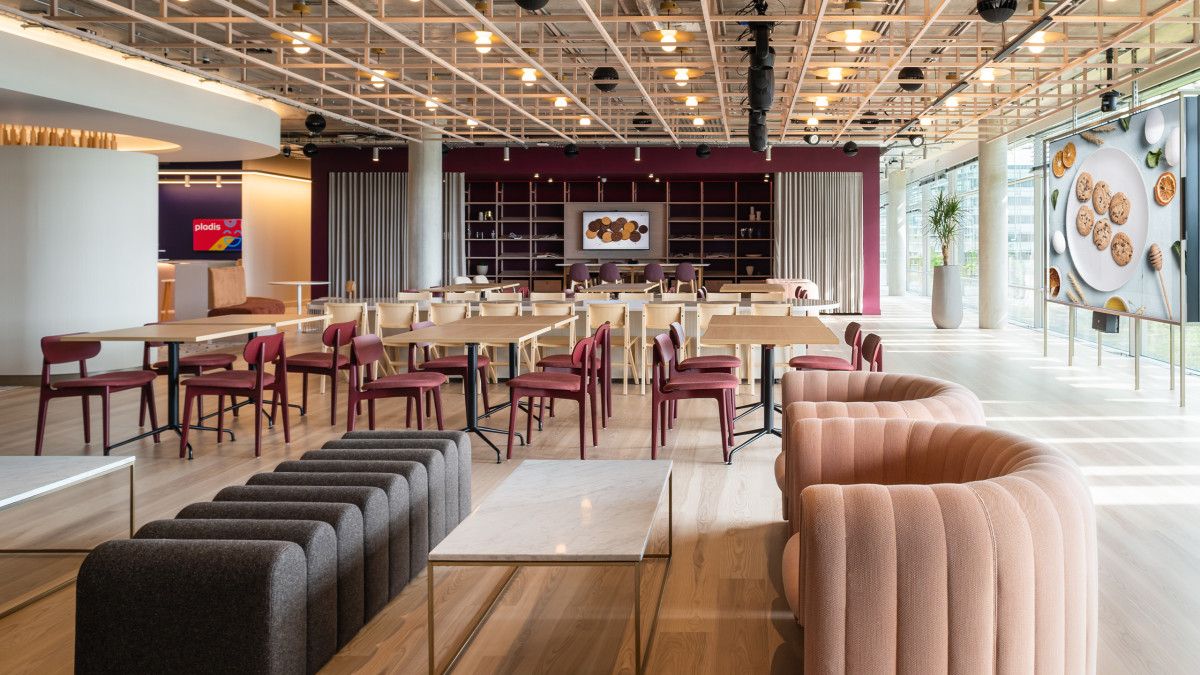 Holder image + Landscape