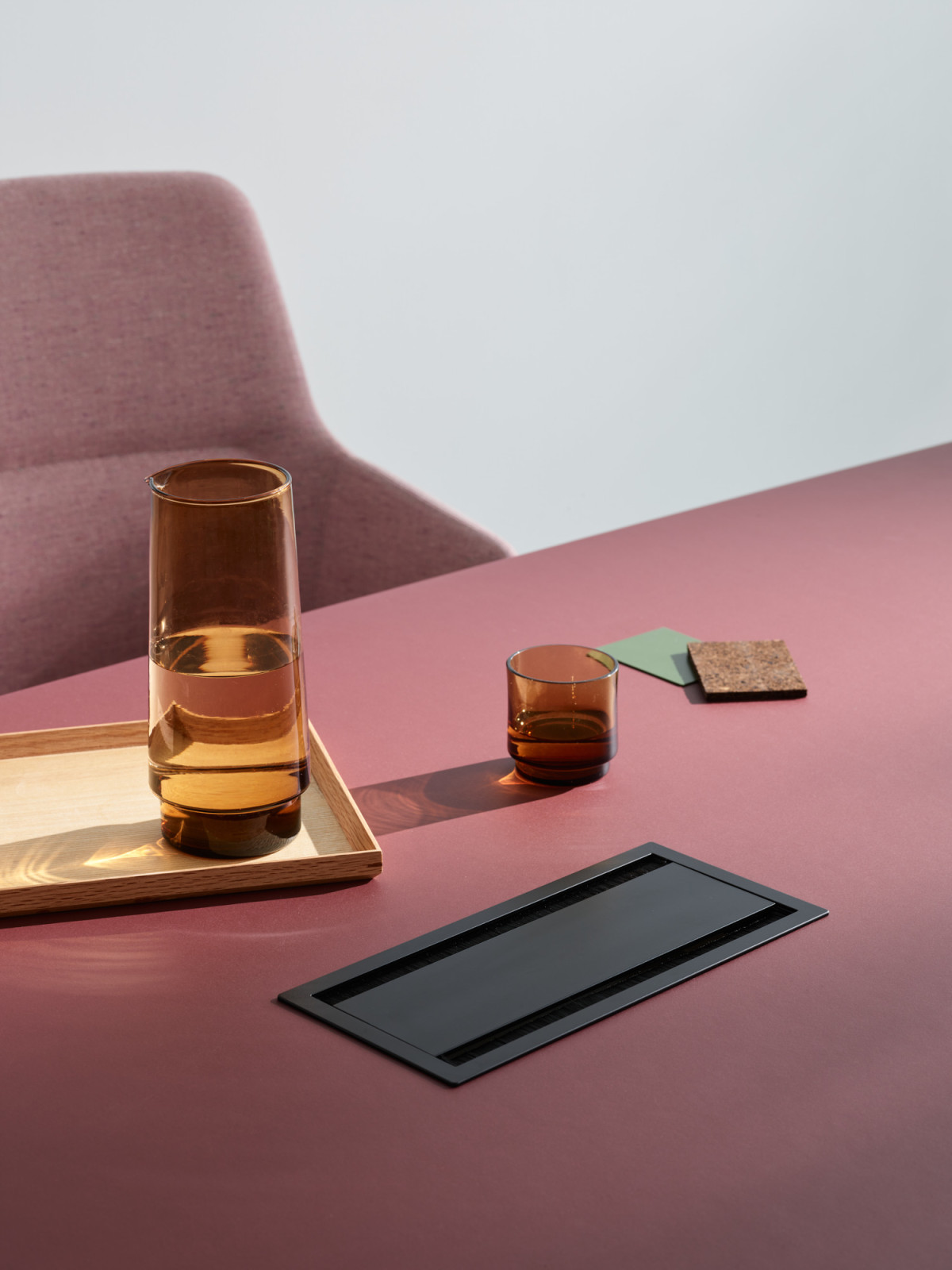 SCENE 4 MEETING DETAIL B 009