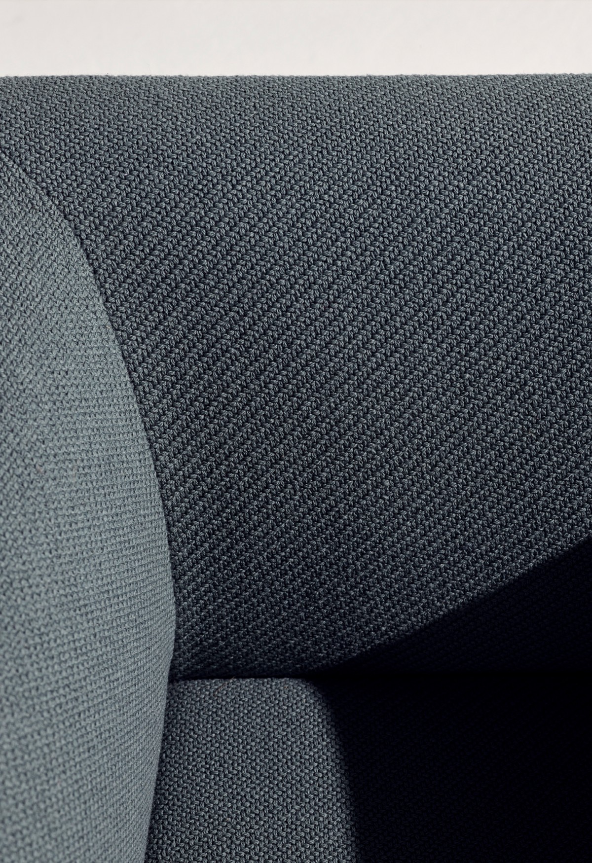 Pearson Lloyd Edge Chair Portrait 03