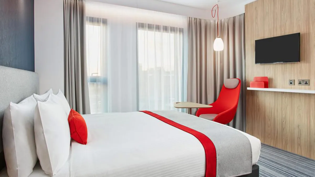 Holiday Inn Express 5