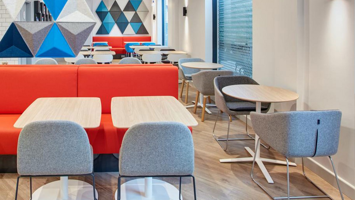 Holiday Inn Express 9