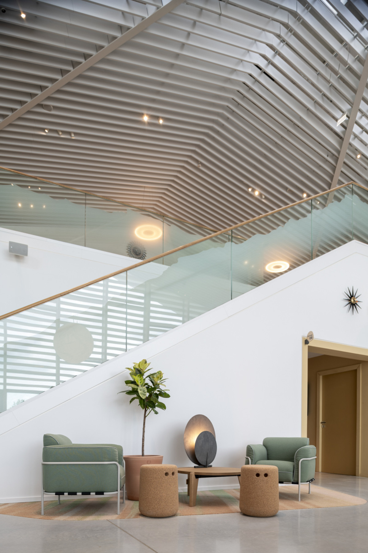 Modus Deloitte Paris Office Curator SMALL 2