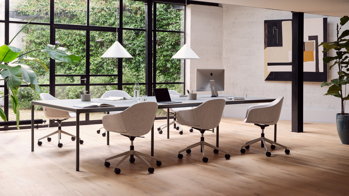 Quiet QUI006 and Pearson Lloyd Edge Workstation