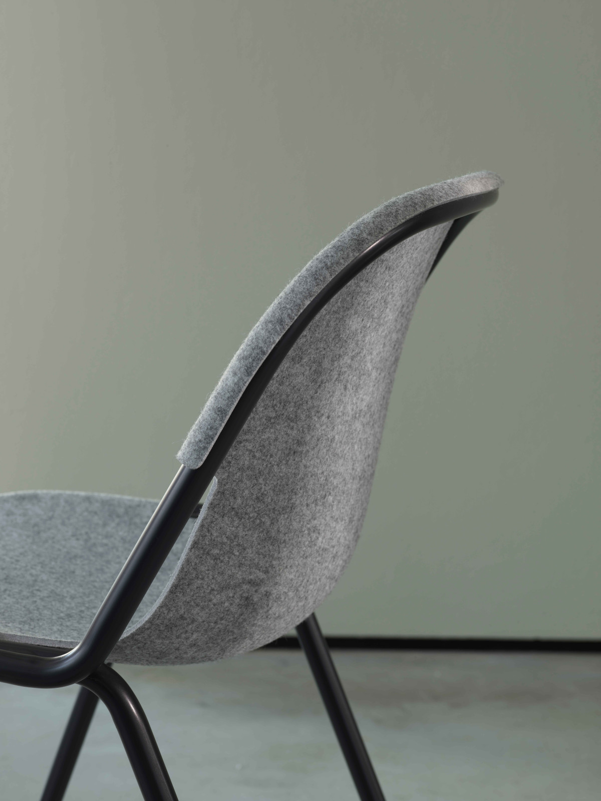 RIC001 Richard chair Light felt 2 v3