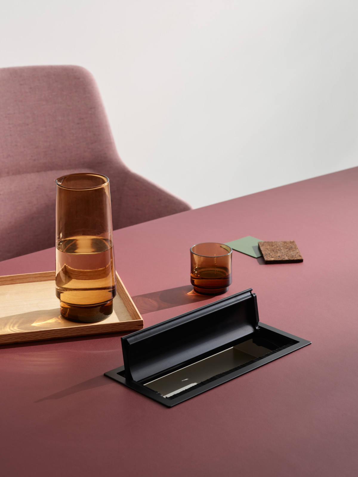 SCENE 4 MEETING DETAIL B 013